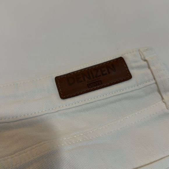 NWOT Levi's Denizen Women's Classic Modern Straight Crop Jeans in White Size 26 - Picture 9 of 12